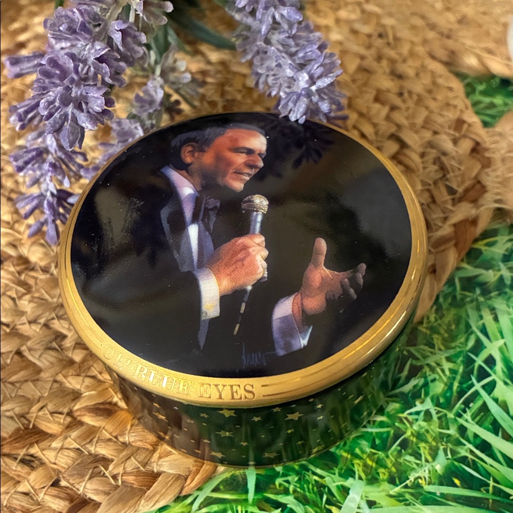 Franklin Mint Frank Sinatra Blue Eyes Music Box, Plays “My Way”